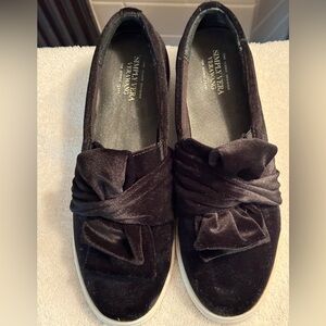 Simply Vera Vera Wang Black Velvet Flats